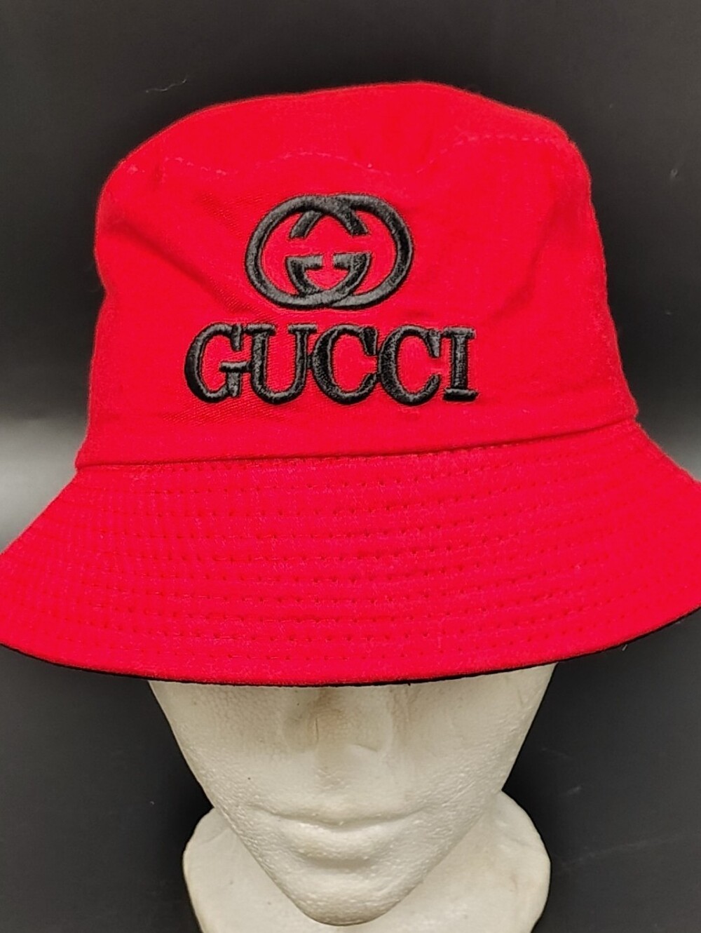 Gucci Reversible Black & Red Kids Bucket Hat w/ Black & White  Embroidered Logo